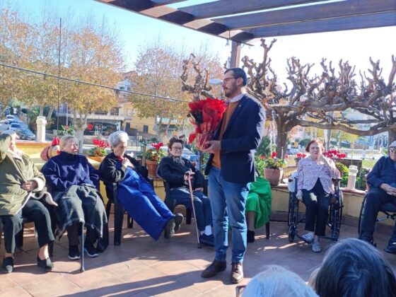 El Alcalde de Alella, Marc Almendro, visita la residencia Lantus Els Rosers