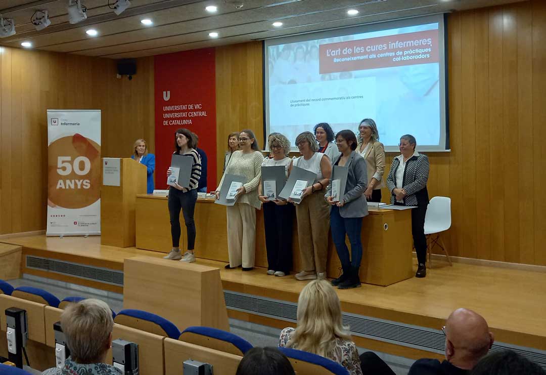 Reconocimiento a Lantus Tona del Grup Lantus como centro de prácticas colaborador en enfermería bajo el lema “El arte de los cuidados enfermeros” en la UVIC